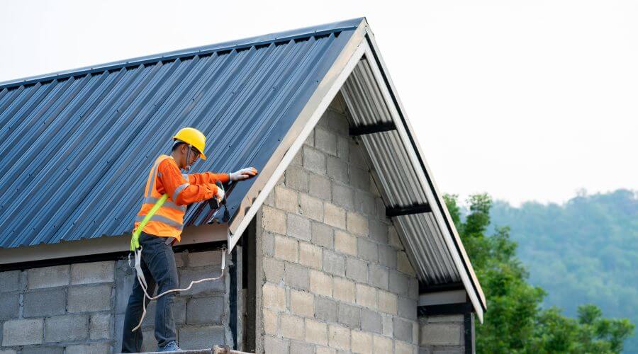 Professional gutter cleaning in Rockbridge Baths, VA
